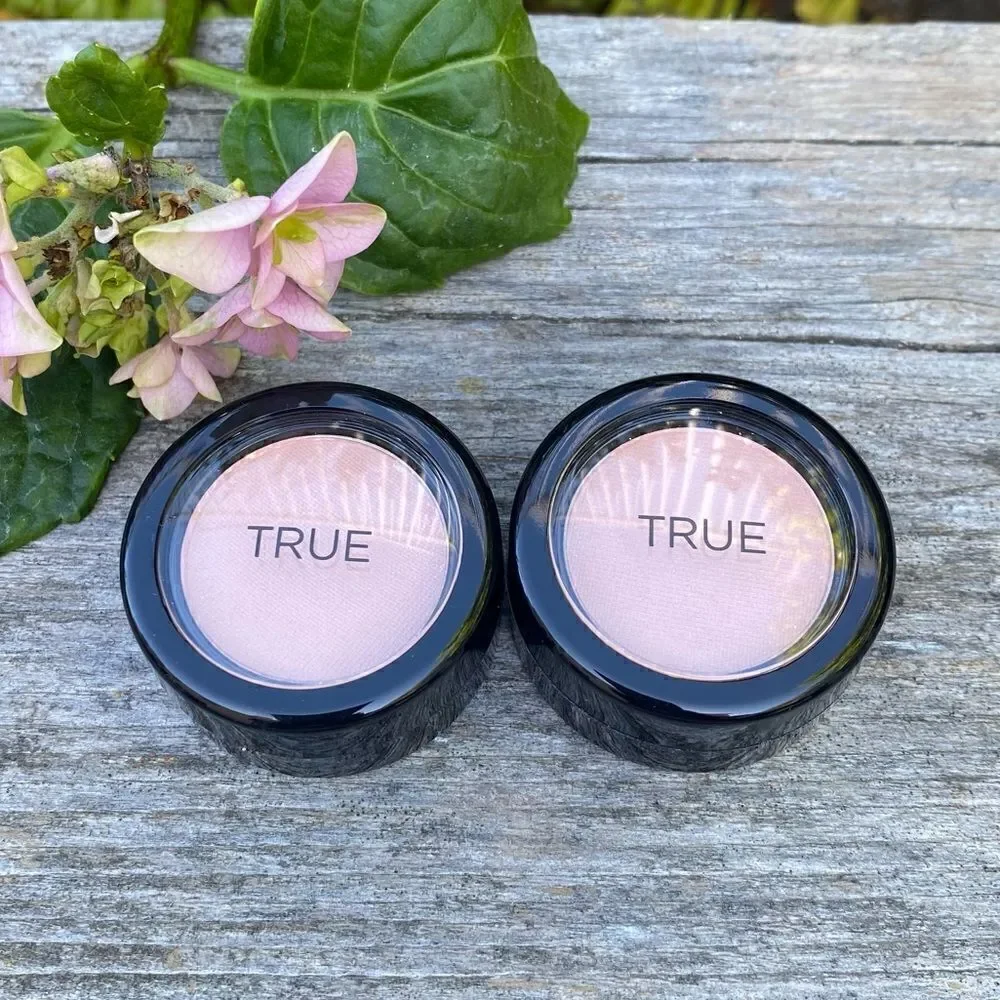 New Two (2) True Protective Mineral Foundation Compact SPF 17. Medium #5 Beauty